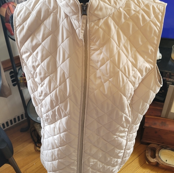 Van Heusen Women's Ivory Vest - Picture 6 of 11